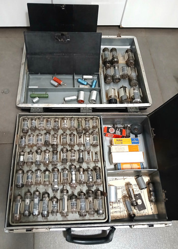 Koffer konvolut 120 alte - +,